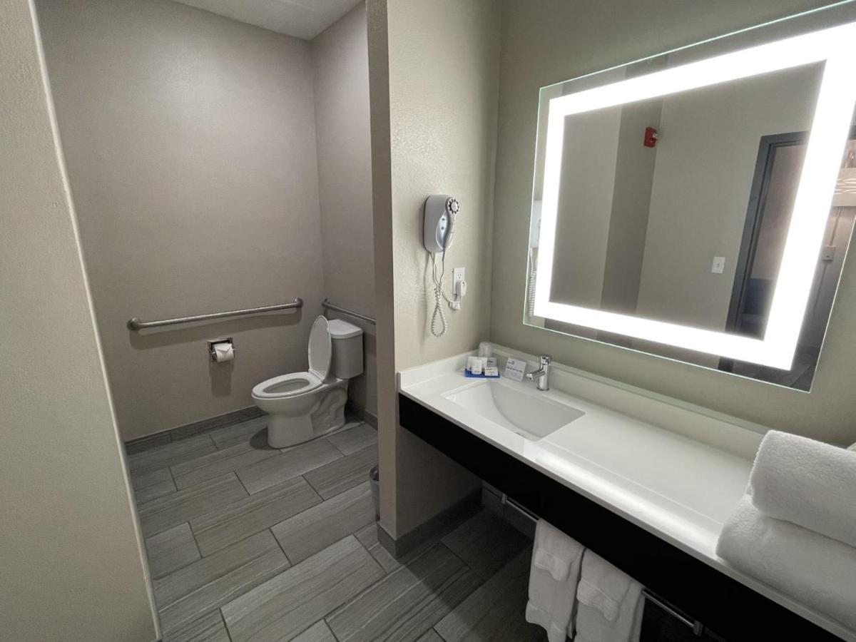 Holiday Inn Express Hotel And Suites Ada By Ihg Dış mekan fotoğraf