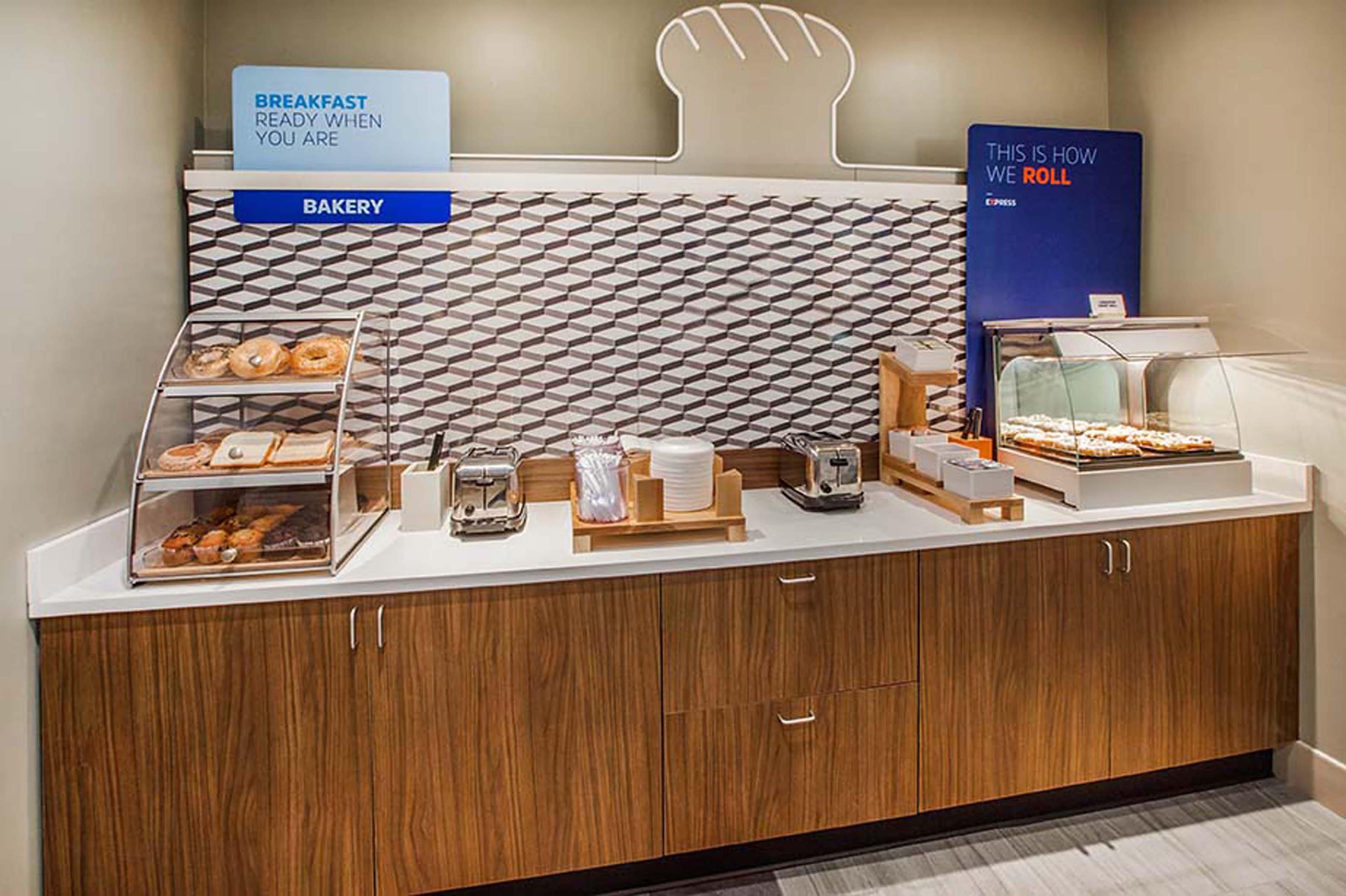 Holiday Inn Express Hotel And Suites Ada By Ihg Dış mekan fotoğraf
