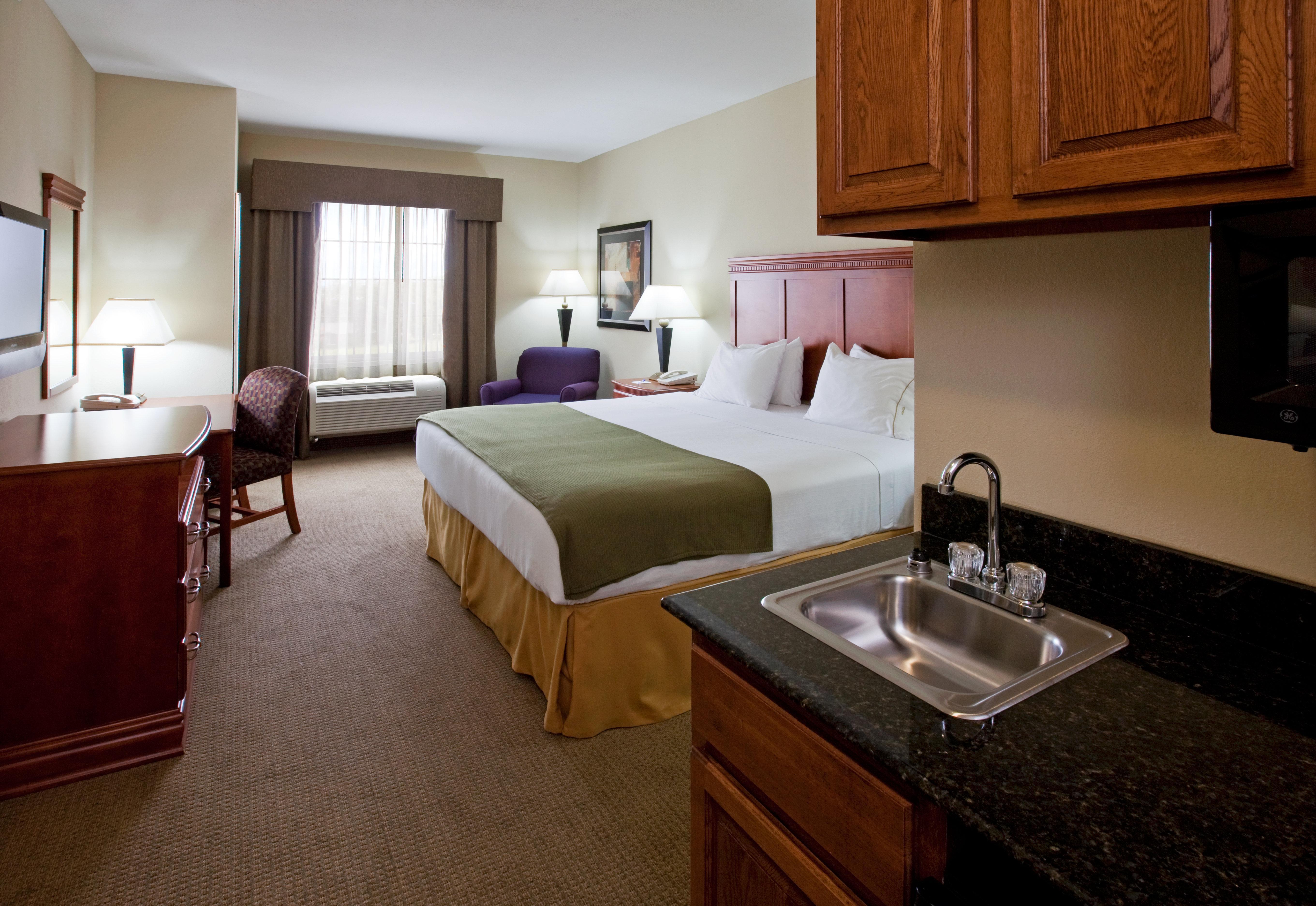 Holiday Inn Express Hotel And Suites Ada By Ihg Oda fotoğraf